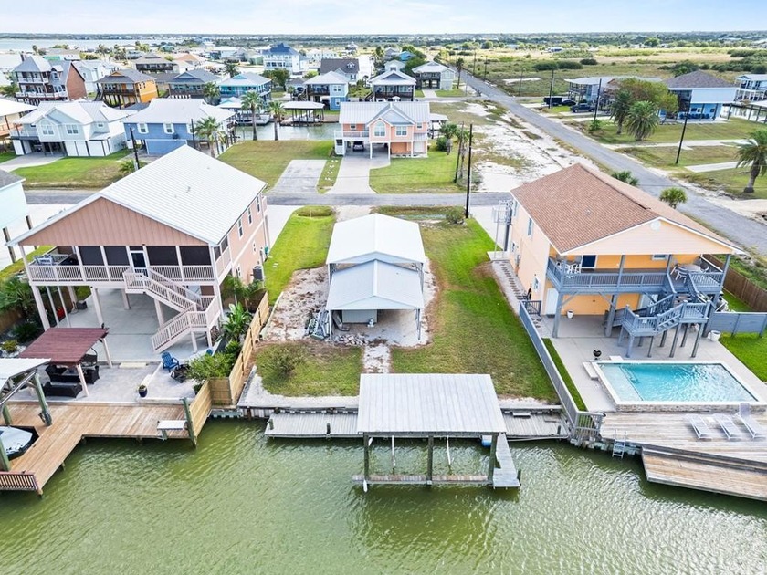 Fantastic opportunity to own a canal-front lot with a storage - Beach Lot for sale in Rockport, Texas on Beachhouse.com