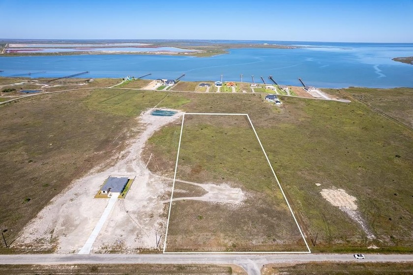 Discover the peace and open space of Sunset Bay, a quiet - Beach Lot for sale in Rockport, Texas on Beachhouse.com