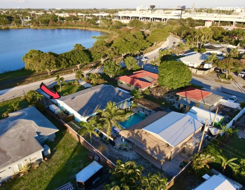 Lake Osborne, waterfront views! 5-bedroom, 3.5 bath home! - Beach Home for sale in Lake Worth Beach, Florida on Beachhouse.com