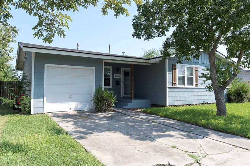 This back yard sets on the 17th hole of Oso Golf Center. Great - Beach Home for sale in Corpus Christi, Texas on Beachhouse.com