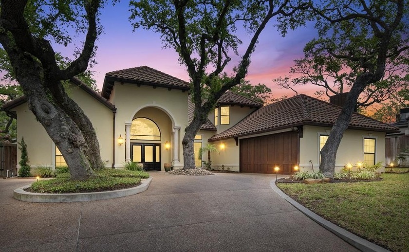 Upscale waterfront estate located in the prestigious Harbor Oaks - Beach Home for sale in Rockport, Texas on Beachhouse.com