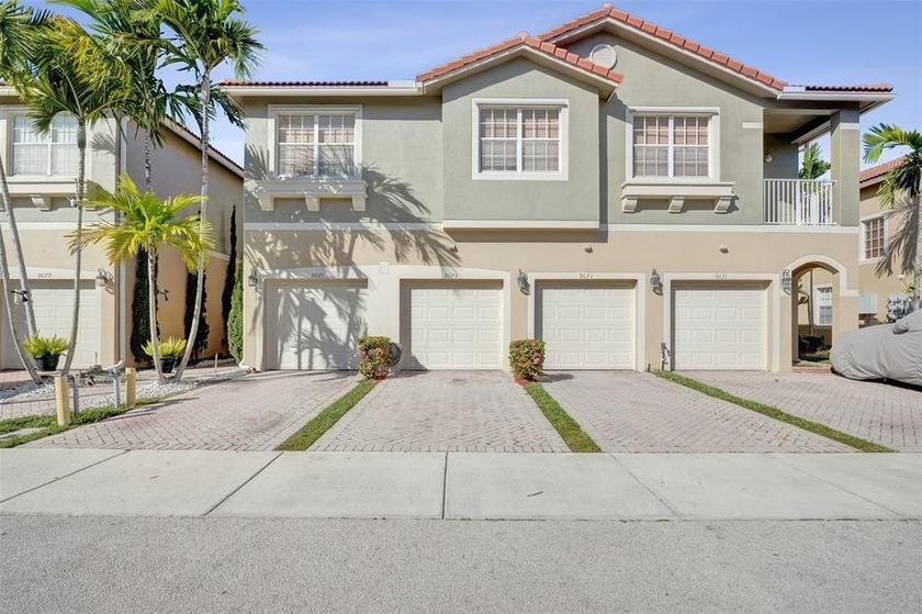 SELLER OFFERING $10,000 CREDIT AT CLOSING WITH FULL-PRICE OFFER! - Beach Condo for sale in Tamarac, Florida on Beachhouse.com