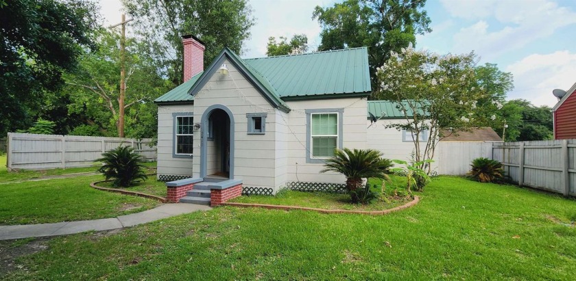 Take a look at this solid home in Griffing Park.It features 3 - Beach Home for sale in Port Arthur, Texas on Beachhouse.com