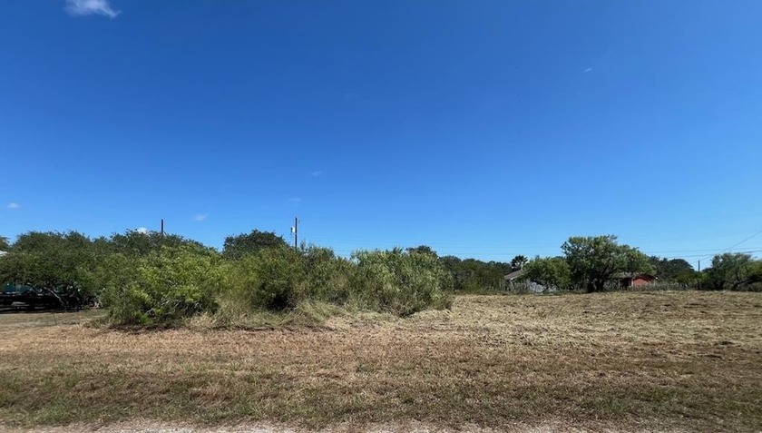 Build your dream coastal retreat on this vacant lot nestled in - Beach Lot for sale in Rockport, Texas on Beachhouse.com