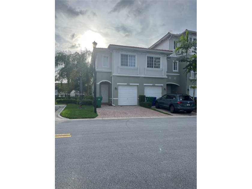 MOVE IN READY! UPGRADED FLOORS AND BATHROOMS. GREAT STARTER HOME - Beach Condo for sale in Miramar, Florida on Beachhouse.com