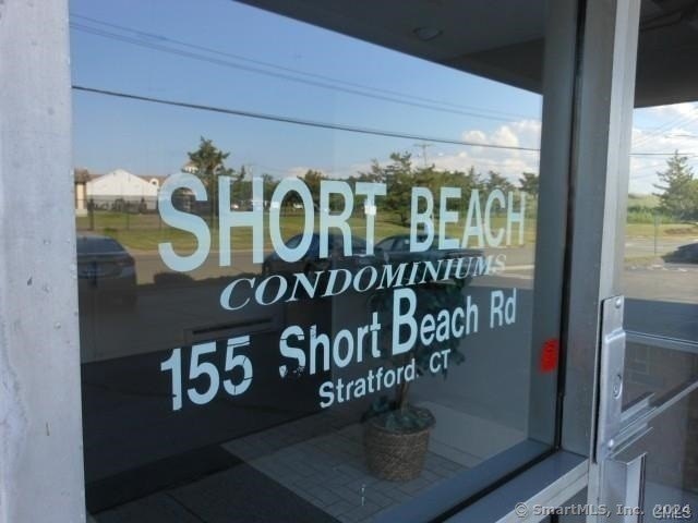 Great Lordship Location ! Walk to the BEACH, golf, tennis ! AND - Beach Condo for sale in Stratford, Connecticut on Beachhouse.com