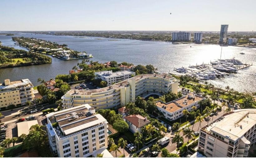 Experience the epitome of Palm Beach living at 389 S Lake Drive - Beach Condo for sale in Palm Beach, Florida on Beachhouse.com
