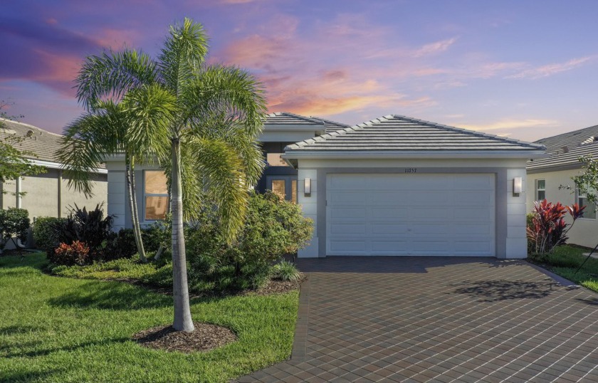 Welcome to a life of luxury in this nearly 2400 square foot - Beach Home for sale in Port Saint Lucie, Florida on Beachhouse.com