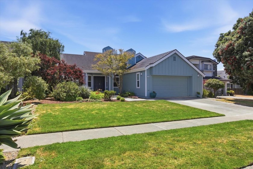 Welcome to this beautiful one-story, 2,140 square foot home - Beach Home for sale in Half Moon Bay, California on Beachhouse.com