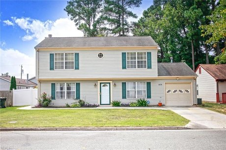 Charming 5BR 3.5 BA home in the quaint and quiet neighborhood of - Beach Home for sale in Newport News, Virginia on Beachhouse.com