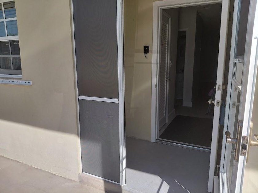 PRICE REDUCED!! MOVE IN CONDITION!! 55+ complex in Lighthouse - Beach Condo for sale in Lighthouse Point, Florida on Beachhouse.com