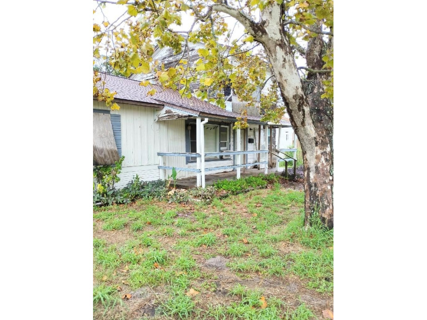 This home is being sold AS-IS and is PERFECT for someone looking - Beach Home for sale in Aransas Pass, Texas on Beachhouse.com