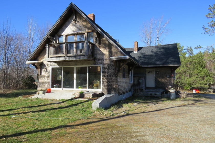 Priced to sell! This beautiful home has many great features - Beach Home for sale in Ellsworth, Maine on Beachhouse.com