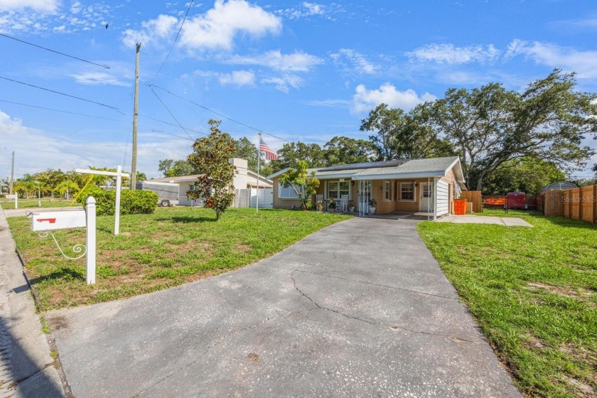 Under contract-accepting backup offers. Welcome to this charming - Beach Home for sale in St. Petersburg, Florida on Beachhouse.com