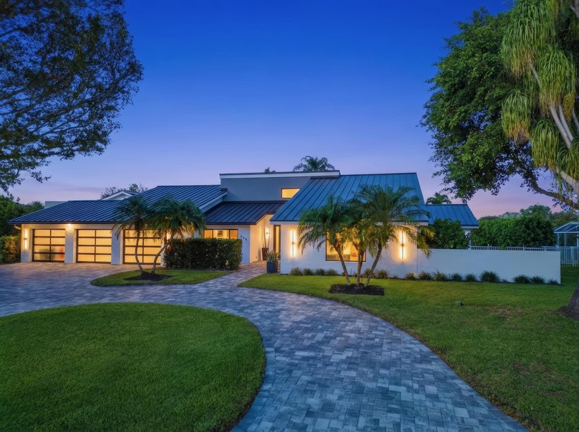 Exceptional modern residence fully renovated with a 1,700 - - Beach Home for sale in Delray Beach, Florida on Beachhouse.com