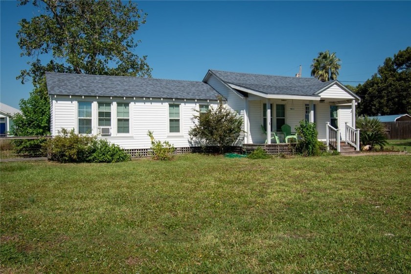 This cute Coastal cottage is just a few minutes walk from the - Beach Home for sale in Rockport, Texas on Beachhouse.com