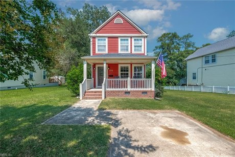 Discover the charm of historic Smithfield in this elegant - Beach Home for sale in Smithfield, Virginia on Beachhouse.com