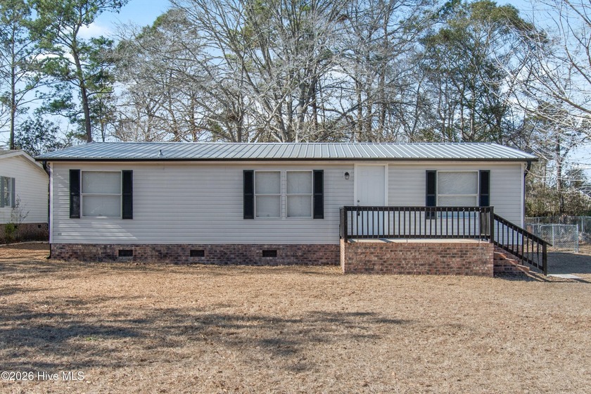 3 bedroom 2 bathroom manufactured home on a big lot near Holden - Beach Home for sale in Supply, North Carolina on Beachhouse.com