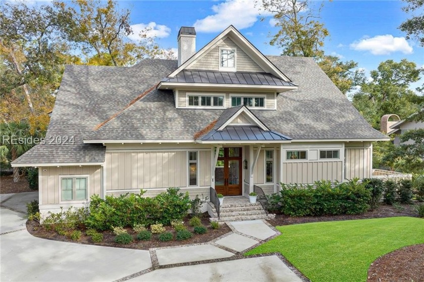 This gorgeous 6 BR, 6.5 BA seventh-row beach home is only 2 - Beach Home for sale in Hilton Head Island, South Carolina on Beachhouse.com