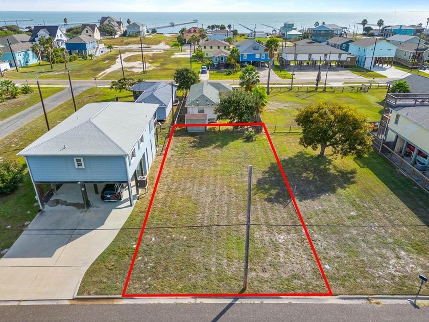 Located in South Rockport, this property offers a blank canvas - Beach Lot for sale in Rockport, Texas on Beachhouse.com