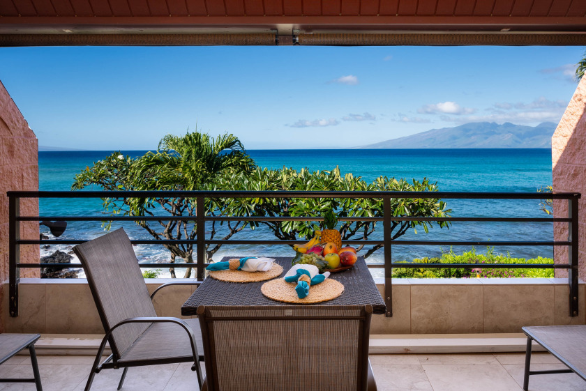 Kuleana 409 1bd1ba Oceanfront Condo, top floor with private - Beach Vacation Rentals in Lahaina, Hawaii on Beachhouse.com
