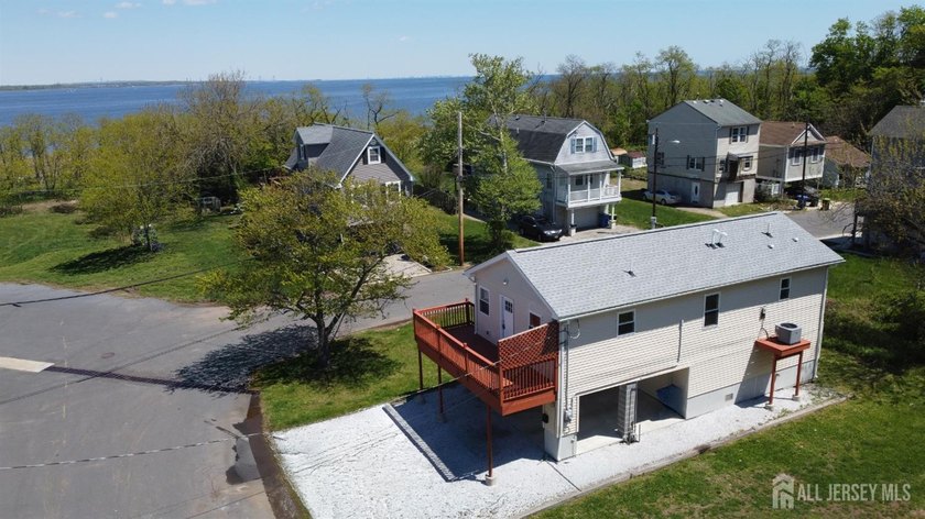 Beautifully reconstructed in 2016, this spacious 2-bedroom - Beach Home for sale in Old Bridge, New Jersey on Beachhouse.com