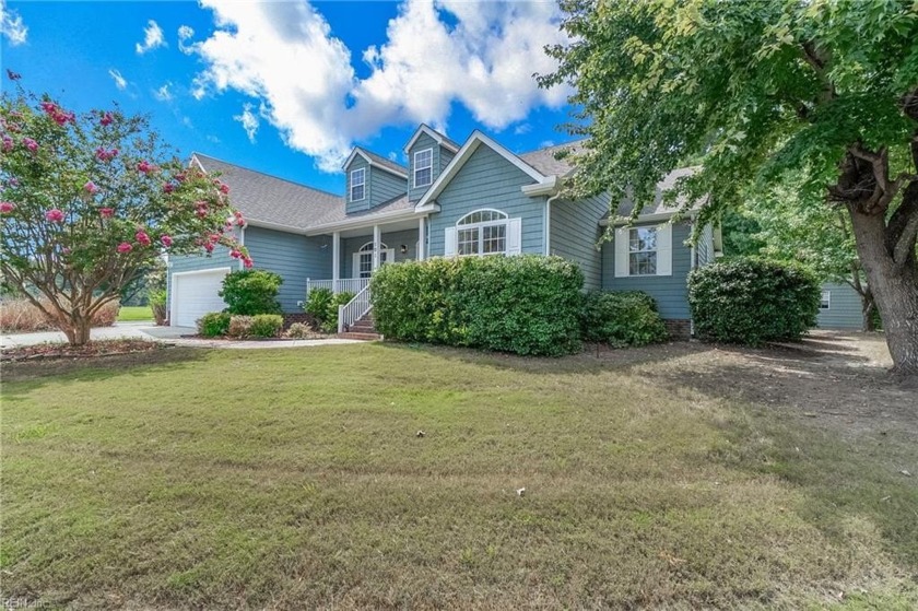 Great opportunity to put your own mark on this home in amazing - Beach Home for sale in Moyock, North Carolina on Beachhouse.com