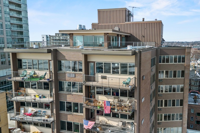 Penthouse C at The Summit House (2,243 sq ft) offers a - Beach Condo for sale in Milwaukee, Wisconsin on Beachhouse.com