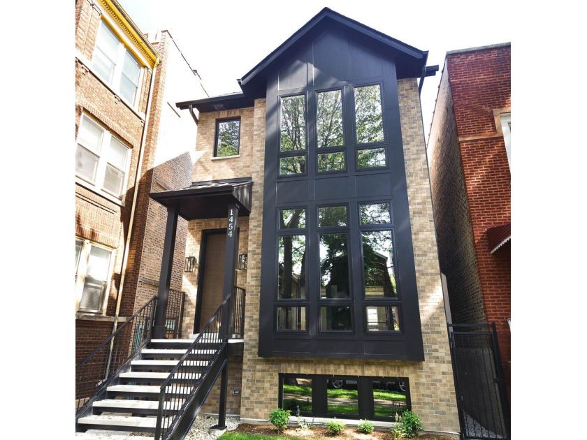 Impeccable, better-than-new construction single-family home by - Beach Home for sale in Chicago, Illinois on Beachhouse.com