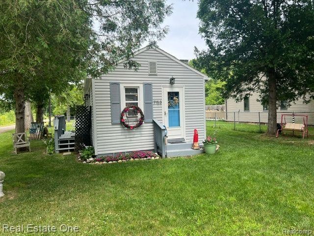 This home is super cute, well taken care of and ready for you to - Beach Home for sale in Lexington, Michigan on Beachhouse.com