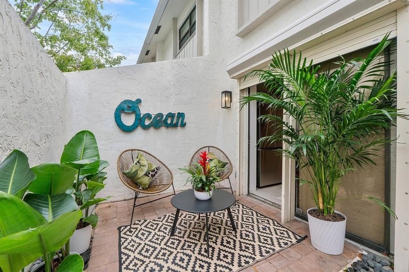 Fully remodeled and move-in ready, this modern Italian townhouse - Beach Condo for sale in Fort Lauderdale, Florida on Beachhouse.com