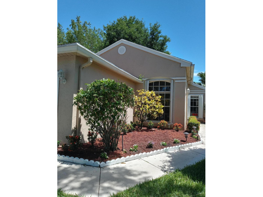 SELLER MOTIVATED!!! Bright, beautiful, 3/2 single family home - Beach Home for sale in Delray Beach, Florida on Beachhouse.com