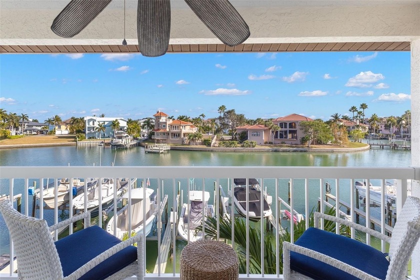 WOW! LOOK AT THIS AMAZING, COMPLETELY MOVE-IN READY TOWNHOME IN - Beach Townhome/Townhouse for sale in St. Petersburg, Florida on Beachhouse.com