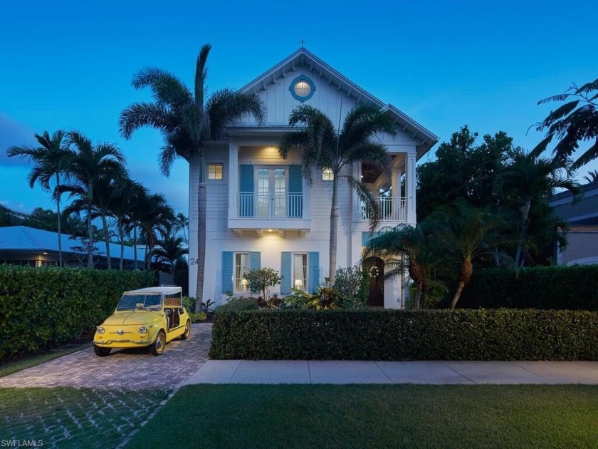 Location and luxury. Situated in the heart of Old Naples, this - Beach Home for sale in Naples, Florida on Beachhouse.com