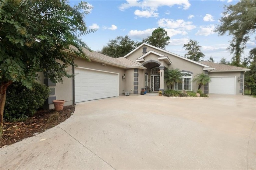 Welcome Home to Your Private Retreat in Osprey Cove! Tucked away - Beach Home for sale in Saint Marys, Georgia on Beachhouse.com