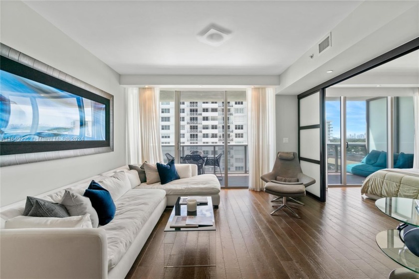 This stunning oversized 1 bedroom, 1.5 bathroom residence with - Beach Condo for sale in Miami Beach, Florida on Beachhouse.com