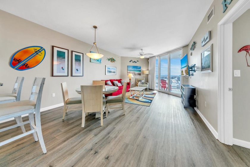 Outstanding price improvement! This tastefully furnished condo - Beach Condo for sale in Destin, Florida on Beachhouse.com