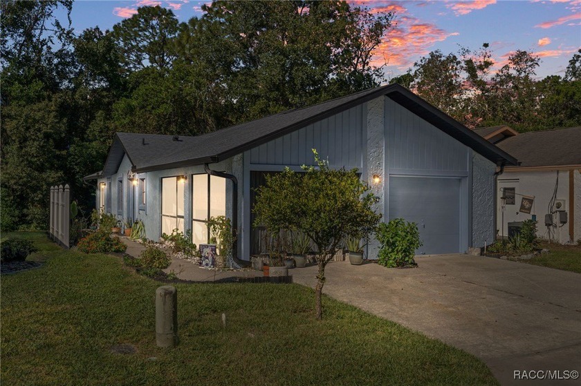 Step inside this beautiful detached villa featuring 2 bedrooms - Beach Home for sale in Homosassa, Florida on Beachhouse.com