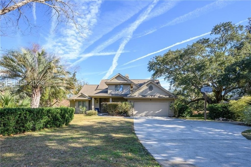 Coastal vibes abound in this 3-bedroom, 2.5-bath home in Moss - Beach Home for sale in Hilton Head Island, South Carolina on Beachhouse.com