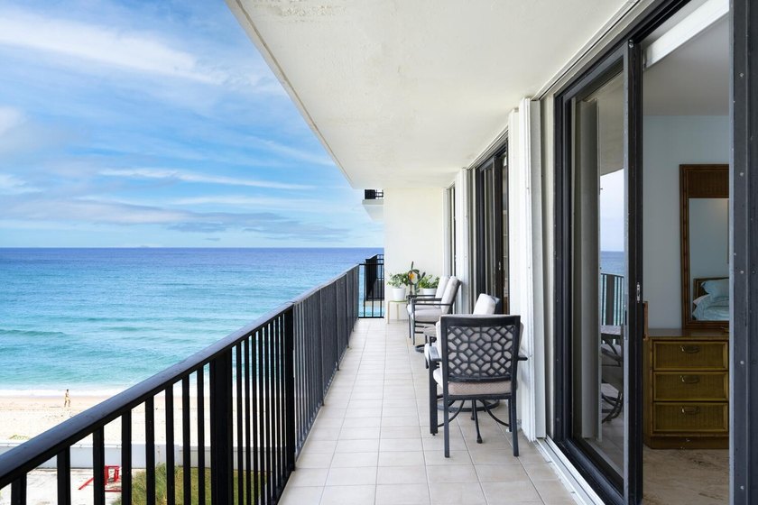 Sweeping Ocean to Intracoastal views and an open floor plan - Beach Condo for sale in Palm Beach, Florida on Beachhouse.com