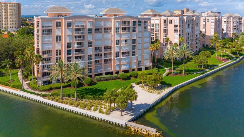 Welcome to this stunning 3 bedroom 2 1/2 bath condominium where - Beach Condo for sale in St. Petersburg, Florida on Beachhouse.com