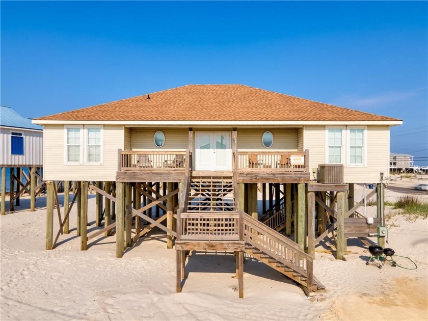 Here is a great 4BR/4B bath home, just steps away from the Gulf - Beach Home for sale in Dauphin Island, Alabama on Beachhouse.com
