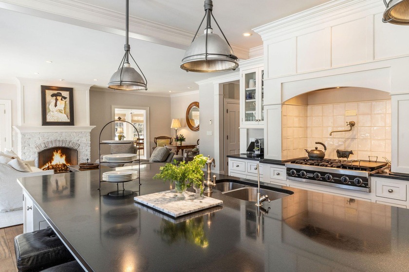 Special opportunity in River Hills! This beautiful & timeless - Beach Home for sale in River Hills, Wisconsin on Beachhouse.com