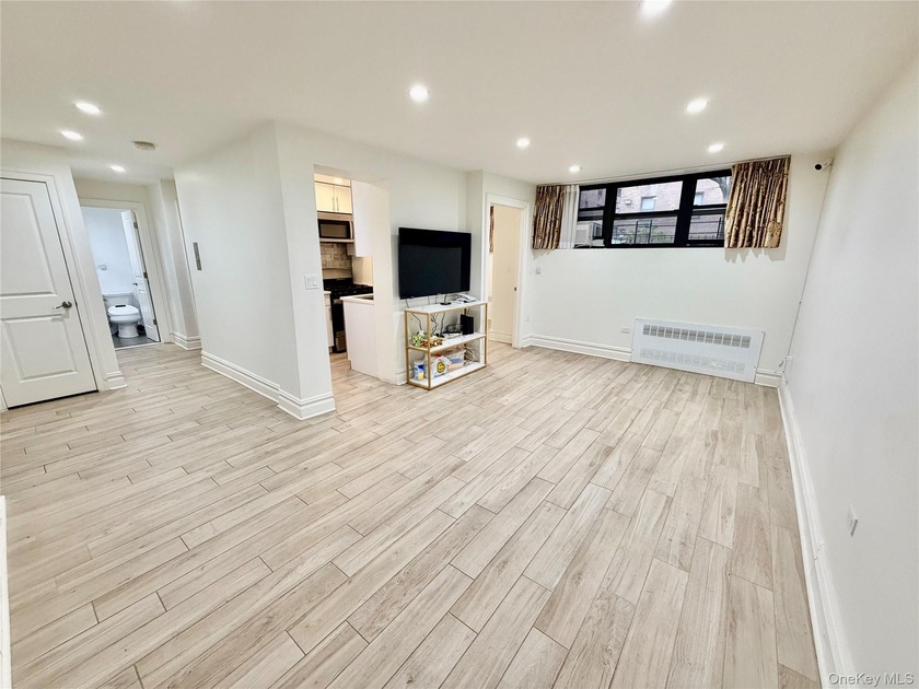 Beautifully Renovated 2-Bedroom Condo Ideally Located In The - Beach Condo for sale in Flushing, New York on Beachhouse.com