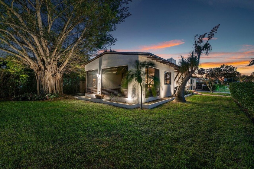 This one of a kind architectural home is perfect for the owner - Beach Home for sale in Lake Worth Beach, Florida on Beachhouse.com