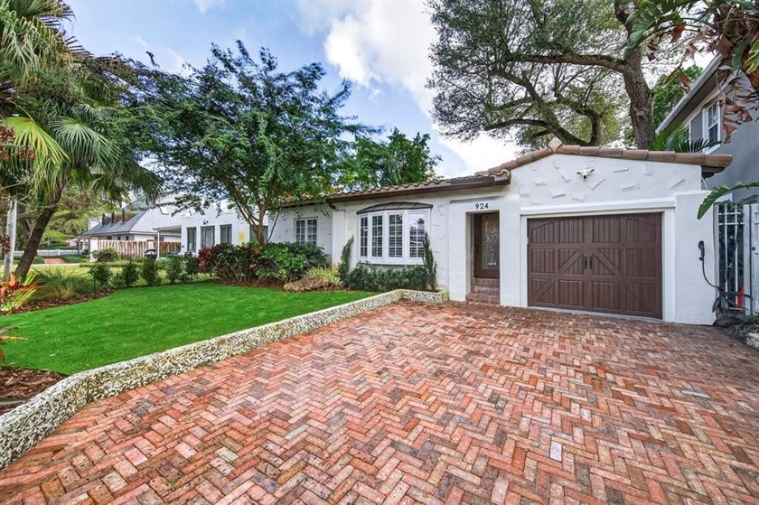 Set on one of the most desirable streets in Rio Vista, this - Beach Home for sale in Fort Lauderdale, Florida on Beachhouse.com