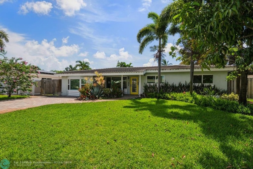 Move in ready, Spacious 4 bed 2 bath pool home on one of the - Beach Home for sale in Oakland Park, Florida on Beachhouse.com