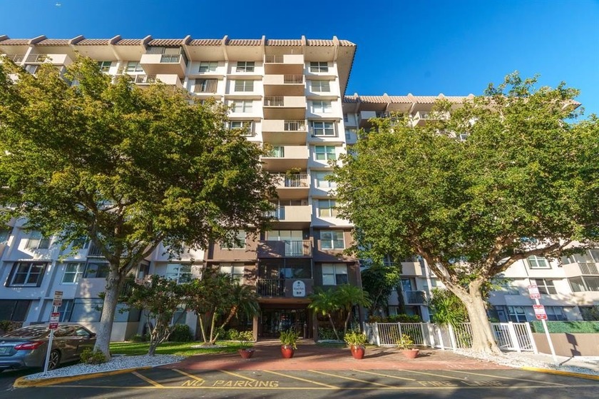 Enjoy amazing views of the sunrise with your cup of coffee or - Beach Condo for sale in Pompano Beach, Florida on Beachhouse.com