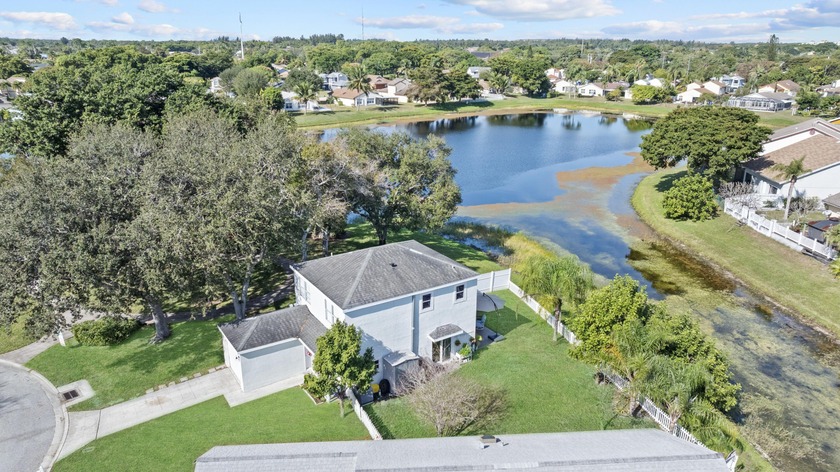 Welcome to 4626 Lakeside Circle, a beautifully updated lakefront - Beach Home for sale in West Palm Beach, Florida on Beachhouse.com