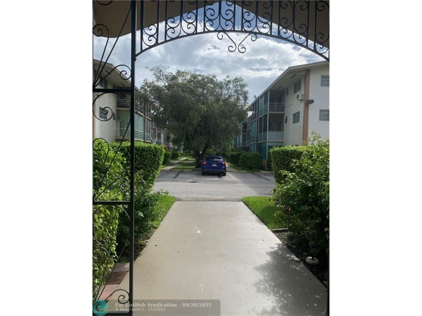 Nicely remodeled, cozy, light and bright 1/1 with central A/C - Beach Condo for sale in North Miami Beach, Florida on Beachhouse.com